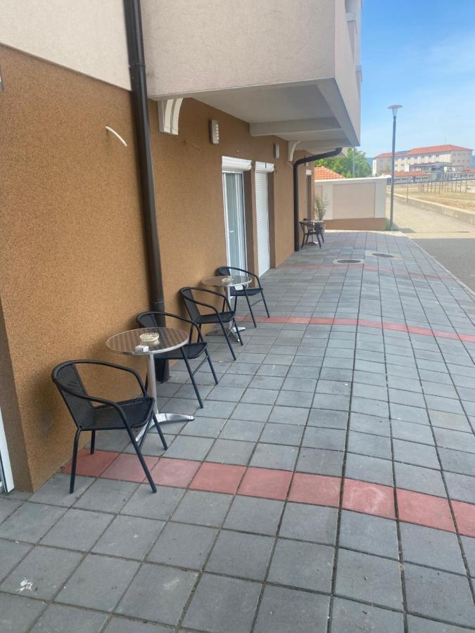 Danubiana Apartments 5 Kladovo Exteriör bild